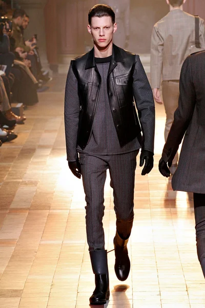 Look 22